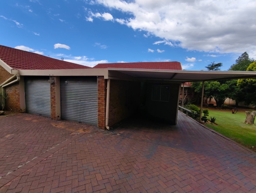 3 Bedroom Property for Sale in Pellissier Free State